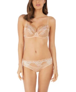 Slip Wacoal De La Collection Lace Perfection, Coloris Café Crème (=peau Et Détails Ivoires). 8 Slip Wacoal De La Collection Lace Perfection, Coloris Café Crème (=peau Et Détails Ivoires). -Sous Vêtement Soldes Magasin Slip Wacoal Lace Perfection cafe creme chair WE135005 CAC 3