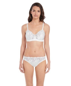 Slip De La Collection Lace Affair De La Marque Wacoal. -Sous Vêtement Soldes Magasin Slip Wacoal Lace affair Blanc WA846256 WHE ensemble