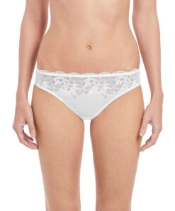 Slip De La Collection Lace Affair De La Marque Wacoal.