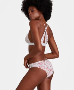 Culotte Brésilienne Collection Lingerie Bahia & Moi Coloris Tangerine (blanc Et Détails Couleur Corail) De Chez Aubade Paris. -Sous Vêtement Soldes Magasin Slip bresilien bahia et moi tangerine Aubade blanc et corail PY22 2 TANR 4