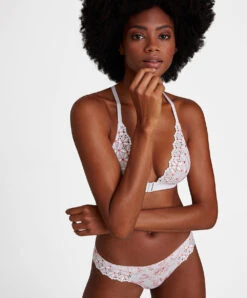 Culotte Brésilienne Collection Lingerie Bahia & Moi Coloris Tangerine (blanc Et Détails Couleur Corail) De Chez Aubade Paris. -Sous Vêtement Soldes Magasin Slip bresilien bahia et moi tangerine Aubade blanc et corail PY22 2 TANR 5