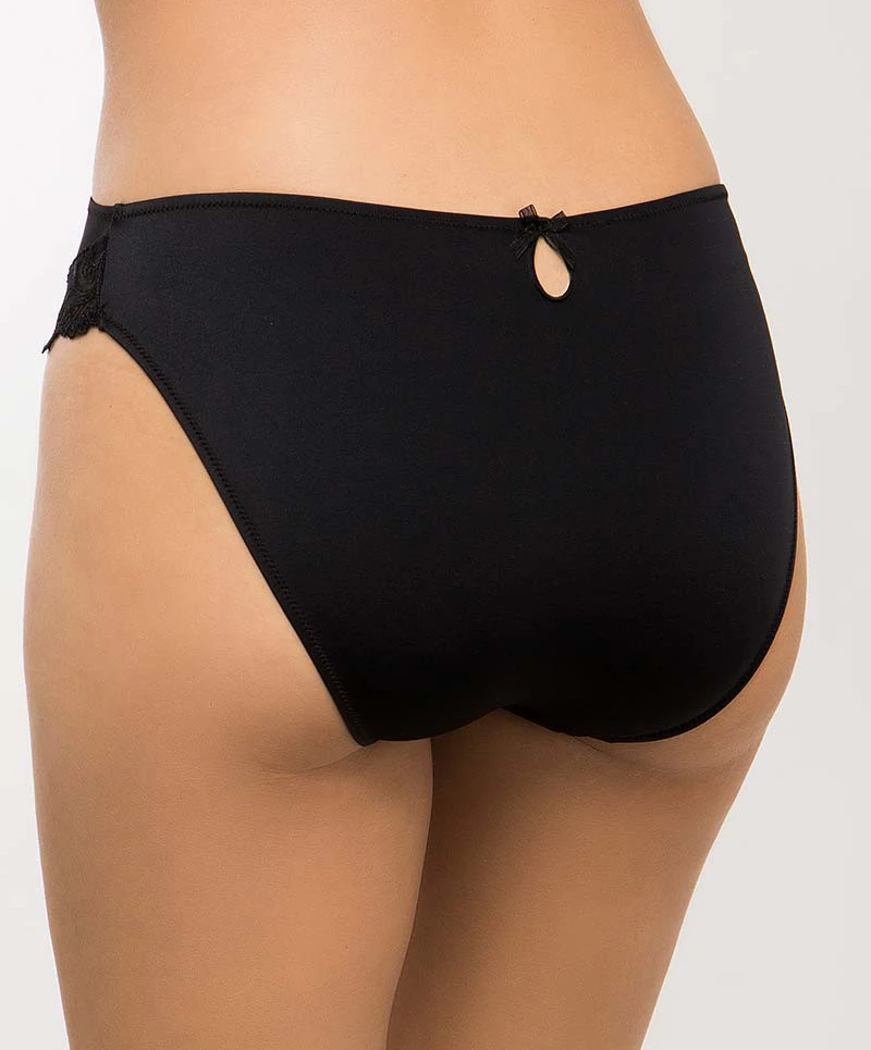 Slip Grande Taille Par Éprise De Lise Charmel Collection Acanthe Guipure Coloris Arty Noir. 4 Slip Grande Taille Par Éprise De Lise Charmel Collection Acanthe Guipure Coloris Arty Noir. – Image 2