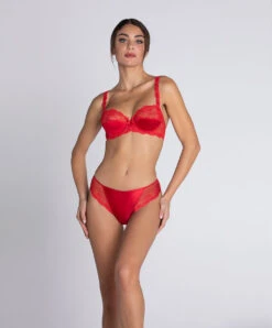 Slip "fantaisie" à Dos Opaque En Soie Lise Charmel Collection Splendeur Soie, Coloris Rouge. 13 Slip "fantaisie" à Dos Opaque En Soie Lise Charmel Collection Splendeur Soie, Coloris Rouge. -Sous Vêtement Soldes Magasin Slip dos opaque en soie Lise Charmel Splendeur soie rouge rouge ACC0280 RS 504