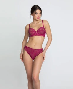 Slip Dos Opaque Ligne Sublime En Dentelle De La Marque De Lingerie Française Lise Charmel, Coloris Fuchsia Sublime. -Sous Vêtement Soldes Magasin Slip fantaisie Lise Charmel Sublime en dentelle fuchsia ACH0213 FS 4