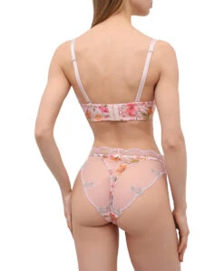 Culotte Italienne De La Collection Désir En Fleur Présentée Par Lise Charmel. 17 Culotte Italienne De La Collection Désir En Fleur Présentée Par Lise Charmel. -Sous Vêtement Soldes Magasin Slip italien seduction Lise Charmel Desir en fleur multicolore fleurs soleil ACG0785 FS 504