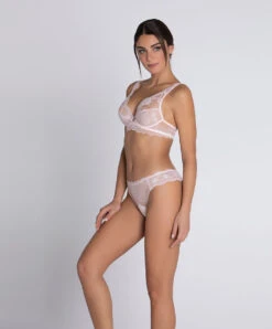 Slip Séduction Ligne Sublime En Dentelle De La Marque De Lingerie Française Lise Charmel, Coloris Rose Sublime. 19 Slip Séduction Ligne Sublime En Dentelle De La Marque De Lingerie Française Lise Charmel, Coloris Rose Sublime. -Sous Vêtement Soldes Magasin Slip seduction Lise Charmel Sublime en dentelle rose poudre rose sublime ACH0713 OS 6