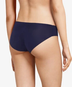 Slip Taille Basse Invisible Collection Essentielle Soft Stretch De Chez Chantelle, Coloris Saphir. -Sous Vêtement Soldes Magasin Slip taille basse Chantelle soft stretch noir C26430 0K4 502