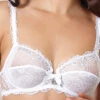 Soutien-gorge Armatures Coupe Couvrante Et Emboîtante Pour Un Maintien Optimal Et Un Effet Enveloppant Rassurant, Collection Soir De Venise De Chez Lise Charmel. -Sous Vêtement Soldes Magasin Soutien gorge Armature Blanc Soir de Venise Lise Charmel Face ACA6003