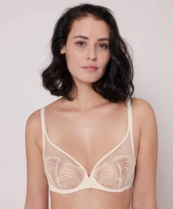Simone Perele Soutien-gorge Décolleté Plongeant à Armatures Collection Nuance En Coloris Permanent Perle Ivoire De Chez Simone Pérèle.