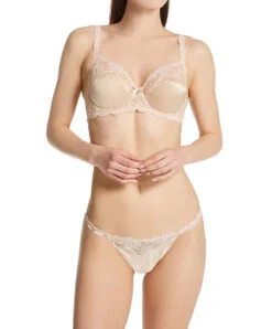 Soutien-gorge Armature En Soie Lise Charmel Collection Splendeur Soie, Coloris Splendeur Aurore (=nude). 10 Soutien-gorge Armature En Soie Lise Charmel Collection Splendeur Soie, Coloris Splendeur Aurore (=nude). -Sous Vêtement Soldes Magasin Soutien gorge armature en soie Lise Charmel Splendeur soie aurore chair ACC6080 SR 503