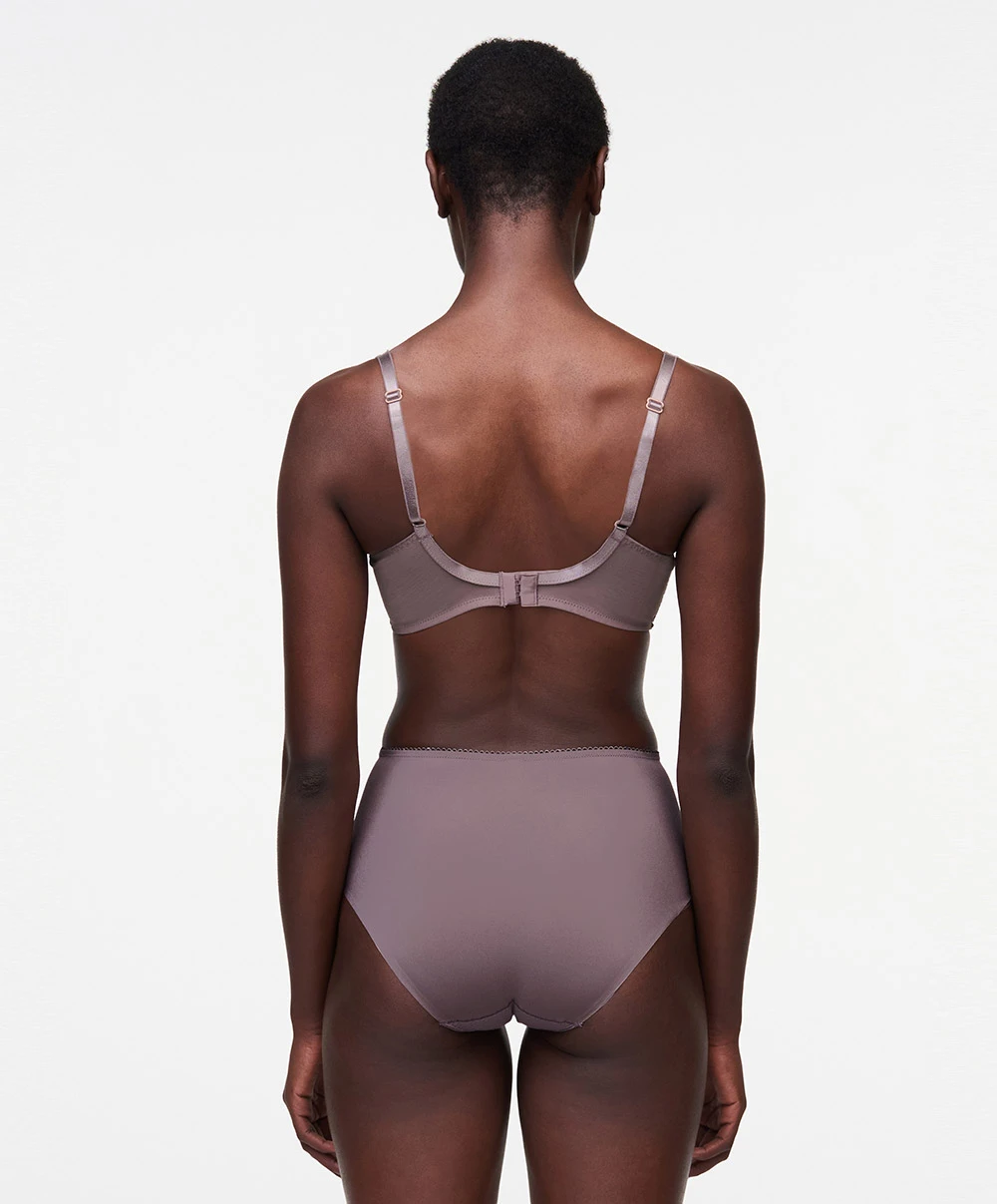 Soutien-gorge à Armatures Très Enveloppant Chantelle De La Collection Luminesce En Coloris Terre D'ombre Sauvage. 6 Soutien-gorge à Armatures Très Enveloppant Chantelle De La Collection Luminesce En Coloris Terre D'ombre Sauvage. – Image 4