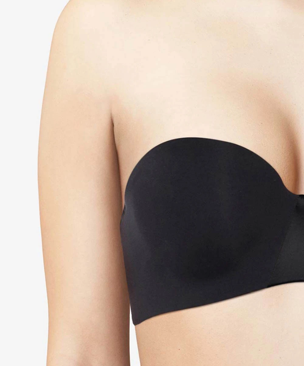 Soutien-gorge Invisible Bandeau Avec Coques Collection Essentiall De La Marque De Lingerie Française Chantelle. 5 Soutien-gorge Invisible Bandeau Avec Coques Collection Essentiall De La Marque De Lingerie Française Chantelle. – Image 3