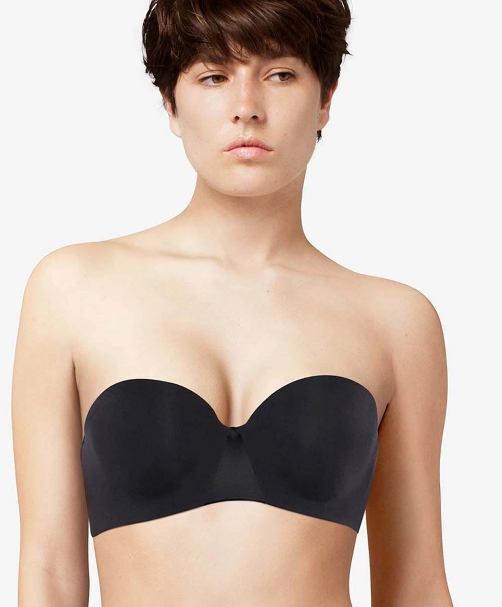 Soutien-gorge Invisible Bandeau Avec Coques Collection Essentiall De La Marque De Lingerie Française Chantelle. 3 Soutien-gorge Invisible Bandeau Avec Coques Collection Essentiall De La Marque De Lingerie Française Chantelle.