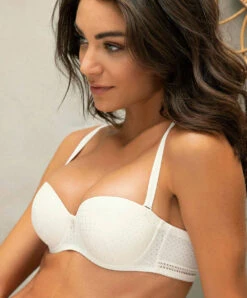 Soutien-gorge Bandeau Bretelles Amovibles Collection Daily Paillette Coloris Nacre De Chez Antigel Par Lise Charmel. 10 Soutien-gorge Bandeau Bretelles Amovibles Collection Daily Paillette Coloris Nacre De Chez Antigel Par Lise Charmel. -Sous Vêtement Soldes Magasin Soutien gorge bandeau bretelles amovibles Antigel de Lise Charmel daily paillette nacre ECH5655 NP fashion 3