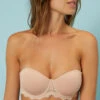 Simone Perele Soutien-gorge Bandeau Avec Bretelles Amovibles De La Collection Lingerie Permanente Caresse De Chez Simone Pérèle, Coloris Peau Rosée (=chair). 2 Simone Perele Soutien-gorge Bandeau Avec Bretelles Amovibles De La Collection Lingerie Permanente Caresse De Chez Simone Pérèle, Coloris Peau Rosée (=chair). -Sous Vêtement Soldes Magasin Soutien gorge bandeau bretelles amovibles Simone Perele Caresse Peau rosee 12A300 739 face 1