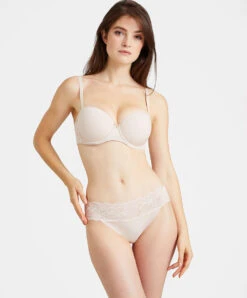 Soutien-gorge Bandeau Coque Confort Collection Lingerie Quotidienne Sweetessence Coloris Skin De Chez Aubade Paris. 13 Soutien-gorge Bandeau Coque Confort Collection Lingerie Quotidienne Sweetessence Coloris Skin De Chez Aubade Paris. -Sous Vêtement Soldes Magasin Soutien gorge bandeau coque confort sweetessence skin Aubade chair IKN06 SKIN 6