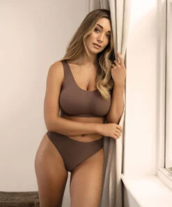 Soutien-gorge Brassière Bralette Sans Armatures Collection Smoothease De Chez Fantasie Lingerie, Coloris Coffe Roast (=brun). 9 Soutien-gorge Brassière Bralette Sans Armatures Collection Smoothease De Chez Fantasie Lingerie, Coloris Coffe Roast (=brun). -Sous Vêtement Soldes Magasin Soutien gorge brassiere bralette sans armatures Fantasie Smoothease coffee roast brun FL2326 CRT 4