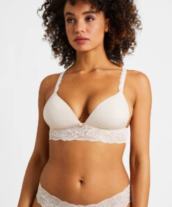 Soutien-gorge Brassière Confort Sans Armatures Bralette De La Collection Lingerie Permanente Sweetessence Par Aubade Paris.