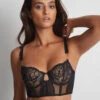 Soutien-gorge Bustier Aubade De La Collection Lingerie Flowermania. 2 Soutien-gorge Bustier Aubade De La Collection Lingerie Flowermania. -Sous Vêtement Soldes Magasin Soutien gorge bustier flowermania Aubade noir LA36 NOIR