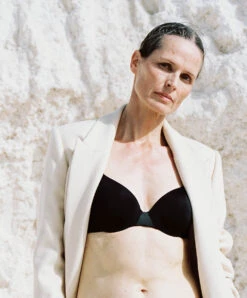 Soutien-gorge Invisible Coque Enveloppant Collection Essentiall De La Marque De Lingerie Française Chantelle.