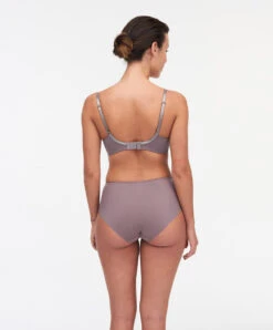 Chantelle Soutien-gorge Coque à Mémoire De Forme De La Collection Luminesce En Coloris Terre D'ombre Sauvage. -Sous Vêtement Soldes Magasin Soutien gorge coque enveloppant Chantelle Luminesce terre d ombre taupe C19K60 0C1 4