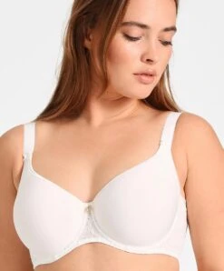 Soutien-gorge Coque Moulé Lisse Spacer De La Collection Lingerie Permanente Rosessence Par Aubade Paris.