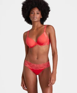 Soutien-gorge Coque Moulé Lisse Spacer Plongeant Collection Lingerie Corail Sweetessence Coloris Grenadine De Chez Aubade Paris. -Sous Vêtement Soldes Magasin Soutien gorge coque moule lisse spacer plongeant sweetessence grenadine Aubade corail IKN09 GRND 3