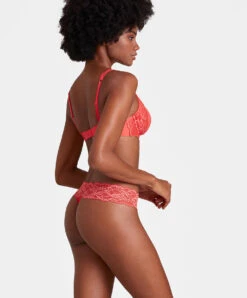 Soutien-gorge Coque Moulé Lisse Spacer Plongeant Collection Lingerie Corail Sweetessence Coloris Grenadine De Chez Aubade Paris. -Sous Vêtement Soldes Magasin Soutien gorge coque moule lisse spacer plongeant sweetessence grenadine Aubade corail IKN09 GRND 4