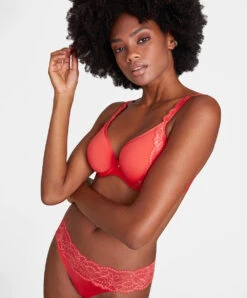 Soutien-gorge Coque Moulé Lisse Spacer Plongeant Collection Lingerie Corail Sweetessence Coloris Grenadine De Chez Aubade Paris. -Sous Vêtement Soldes Magasin Soutien gorge coque moule lisse spacer plongeant sweetessence grenadine Aubade corail IKN09 GRND 6