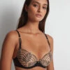 Soutien-gorge Coque Aubade De La Collection Lingerie Hypnolove. -Sous Vêtement Soldes Magasin Soutien gorge coque plongeant hypnolove Aubade noir LDN08 ECLE