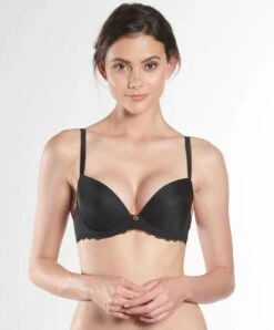 Soutien-gorge Push-up Coque Plongeant Collection Lingerie Lysessence Coloris Noir De Chez Aubade Paris.