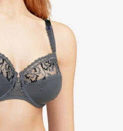 Soutien-gorge Corbeille Chantelle Lingerie De La Collection Every Curve Coloris Gris Ardoise. 7 Soutien-gorge Corbeille Chantelle Lingerie De La Collection Every Curve Coloris Gris Ardoise. -Sous Vêtement Soldes Magasin Soutien gorge corbeille Chantelle every curve ardoise gris C16B50 047 3