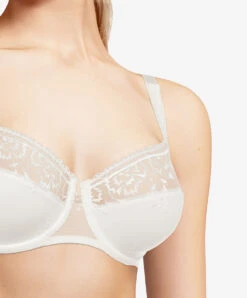 Soutien-gorge Corbeille Chantelle Lingerie De La Collection Every Curve Coloris Milk. 8 Soutien-gorge Corbeille Chantelle Lingerie De La Collection Every Curve Coloris Milk. -Sous Vêtement Soldes Magasin Soutien gorge corbeille Chantelle every curve ivoire nacre C16B50 0LW 3