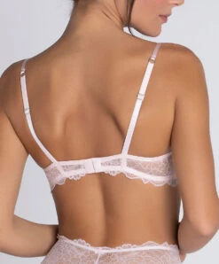 Soutien-gorge Corbeille Ligne Sublime En Dentelle De La Marque De Lingerie Française Lise Charmel, Coloris Rose Sublime. 21 Soutien-gorge Corbeille Ligne Sublime En Dentelle De La Marque De Lingerie Française Lise Charmel, Coloris Rose Sublime. -Sous Vêtement Soldes Magasin Soutien gorge corbeille Lise Charmel Sublime en dentelle rose poudre rose sublime ACH3013 OS 2