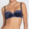 Soutien-gorge Corbeille En Soie Lise Charmel Collection Splendeur Soie, Coloris Splendeur Bermudes (=bleu Marine). -Sous Vêtement Soldes Magasin Soutien gorge corbeille en soie Lise Charmel Splendeur soie bermudes bleu marine ACC3080 BS 501