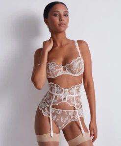 Soutien-gorge Corbeille Aubade Season Of Love. -Sous Vêtement Soldes Magasin Soutien gorge corbeille season of love Aubade chair LCF14 CARE 3