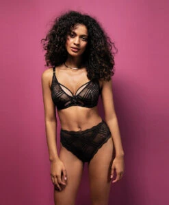 Soutien-gorge Décolleté Plongeant Armature Apex Haute Collection Permanente De Dessous Sexy Freya Fatale De La Maison Freya Lingerie, Coloris Noir.  -Sous Vêtement Soldes Magasin Soutien gorge decollete plongeant armature apex haute Freya Freya Fatale noir AA401422 NOR 13