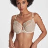 Soutien-gorge Emboitant Aubade De La Collection Velvet Memories. 2 Soutien-gorge Emboitant Aubade De La Collection Velvet Memories. -Sous Vêtement Soldes Magasin Soutien gorge emboitant velvet memories Aubade champagne rose RBF13 DAWN