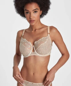 Soutien-gorge Emboitant Aubade De La Collection Velvet Memories.