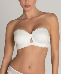 Soutien-gorge Grande Taille Bandeau Bretelles Amovibles Ivoire Collection De Lingerie Nuptiale Source Beauté Par Lise Charmel. -Sous Vêtement Soldes Magasin Soutien gorge grande taille bandeau bretelles amovibles Lise Charmel Source Beaute ecru nacre ivoire BCH5572 EN 1