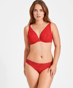 Soutien-gorge Grande Taille Triangle Plunge Rouge De La Collection Lingerie Permanente Rosessence Par Aubade Paris. -Sous Vêtement Soldes Magasin Soutien gorge grande taille triangle plunge confort Rosessence gala Aubade rouge HK12 02 GALA 12