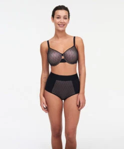 Soutien-gorge Moulé Très Enveloppant à Armatures Collection Smooth Lines De La Marque De Lingerie Chantelle, Coloris Noir Et Beige. -Sous Vêtement Soldes Magasin Soutien gorge moule tres enveloppant avec armatures Chantelle Smooth Lines noir beige C11N10 0DS 7