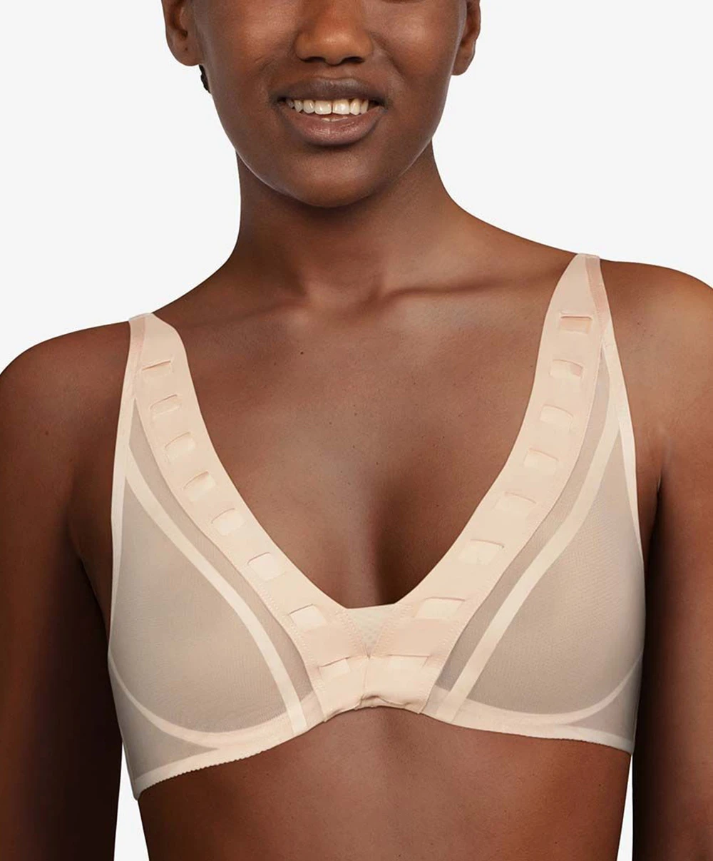 Soutien-gorge Plongeant Triangle à Armatures Chantal Thomass De La Collection Accent En Coloris Beige Doré. 3 Soutien-gorge Plongeant Triangle à Armatures Chantal Thomass De La Collection Accent En Coloris Beige Doré.