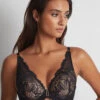 Soutien-gorge Plongeant Foulard Aubade De La Collection Lingerie Flowermania. -Sous Vêtement Soldes Magasin Soutien gorge plongeant flowermania Aubade noir LAN81 NOIR