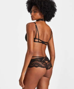 Soutien-gorge Plongeant En Dentelle Leavers De La Ligne Ultra Luxe Precious Tale Signé Aubade Paris. 11 Soutien-gorge Plongeant En Dentelle Leavers De La Ligne Ultra Luxe Precious Tale Signé Aubade Paris. -Sous Vêtement Soldes Magasin Soutien gorge plongeant precious tale Aubade noir REN81 NOMY 3