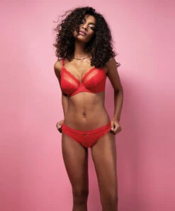 Soutien-gorge Plunge Sexy à Armatures Collection Permanente De Dessous Sexy Freya Fatale De La Maison Freya Lingerie, Coloris Rouge Chili.  -Sous Vêtement Soldes Magasin Soutien gorge plunge sexy armatures Freya Freya Fatale chili red rouge AA401402 CRD 13