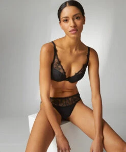 Simone Perele Soutien-gorge Push-up Décolleté Plongeant Simone Pérèle Collection De Lingerie Permanente Bloom Coloris Noir. 11 Simone Perele Soutien-gorge Push-up Décolleté Plongeant Simone Pérèle Collection De Lingerie Permanente Bloom Coloris Noir. -Sous Vêtement Soldes Magasin Soutien gorge push up decollete plongeant Simone Perele Bloom noir 12Y347 015 2