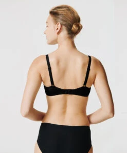 Soutien-gorge Sans Armatures Noir Coupe Couvrante Et Emboîtante De La Collection Amazone Par Chantelle Paris.  -Sous Vêtement Soldes Magasin Soutien gorge sans armatures Chantelle Amazone noir C21020 011 4