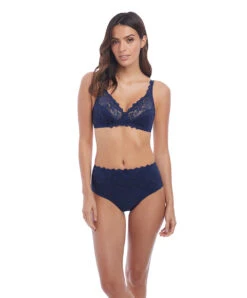 Soutien-gorge Sans Armatures Wacoal Eglantine Coloris Ink/bleu Marine. 8 Soutien-gorge Sans Armatures Wacoal Eglantine Coloris Ink/bleu Marine. -Sous Vêtement Soldes Magasin Soutien gorge sans armatures Wacoal Eglantine navy blue Ink WEBFA162 INK ensemble