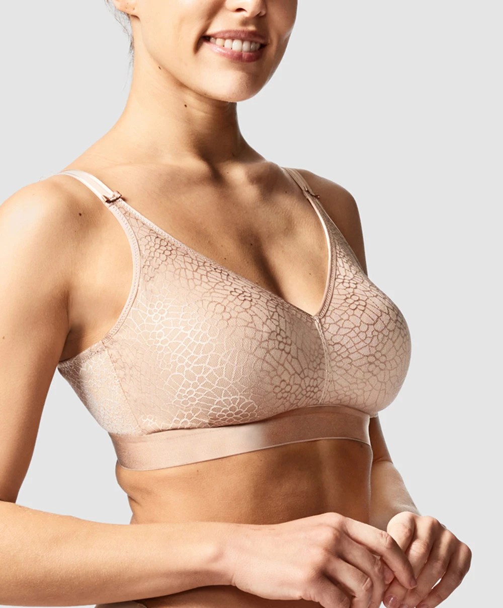 Soutien-gorge Sans Armatures Collection Lingerie Invisible Grande Taille C Magnifique De La Marque De Lingerie Chantelle, Coloris Nude. 3 Soutien-gorge Sans Armatures Collection Lingerie Invisible Grande Taille C Magnifique De La Marque De Lingerie Chantelle, Coloris Nude.